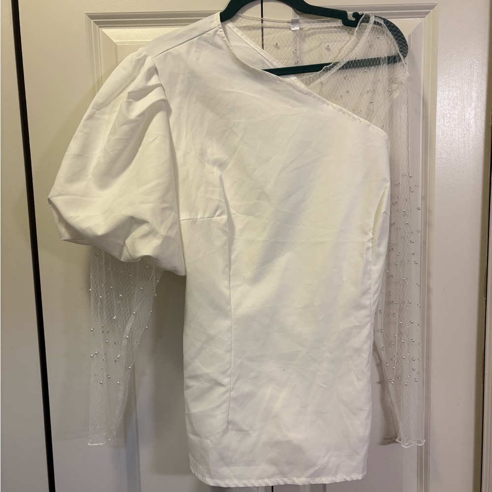 Chic White Asymmetrical Blouse with Mesh Sleeve